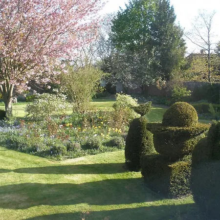 The * Scorton (North Yorkshire)